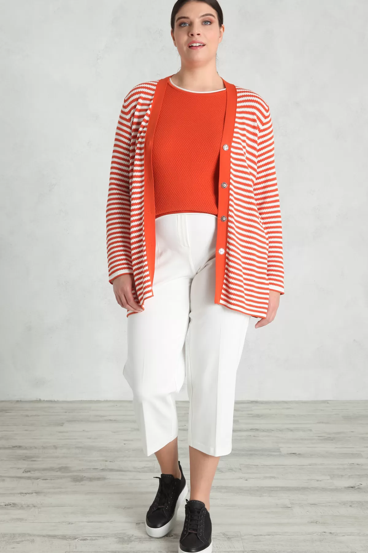 Fashion Market Cardigan in viscosa tinto filo